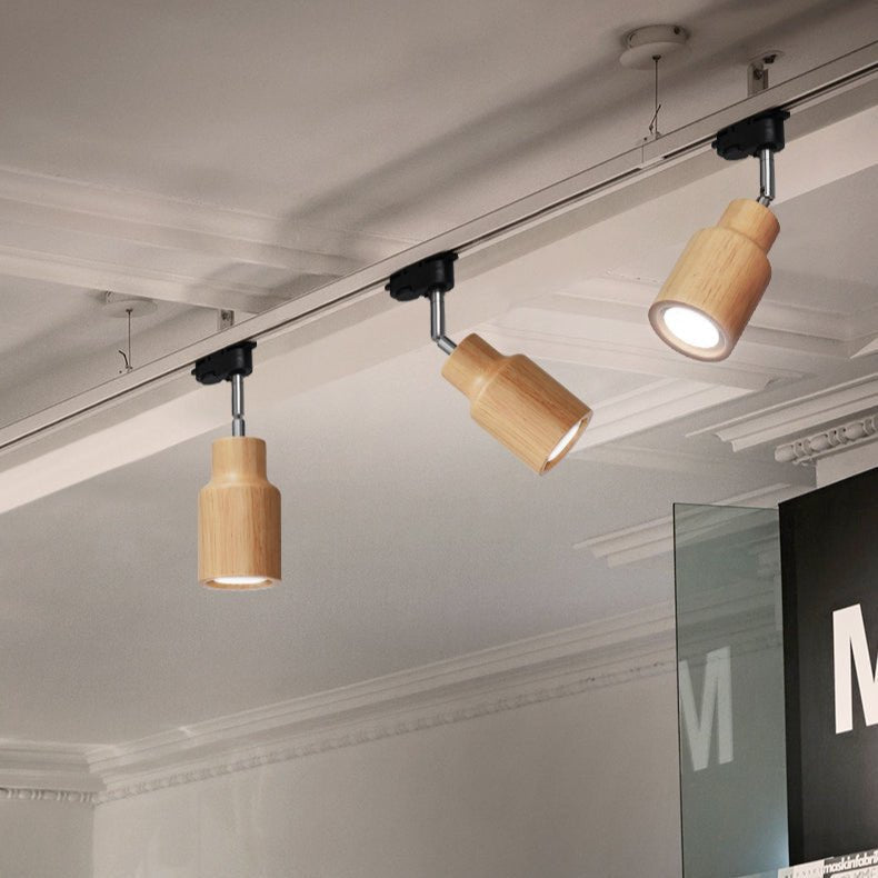 Grote plafondlamp voor de woonkamer met houten spots