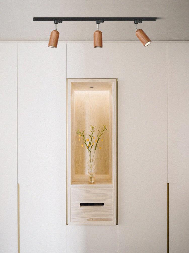 Grote plafondlamp voor de woonkamer met houten spots