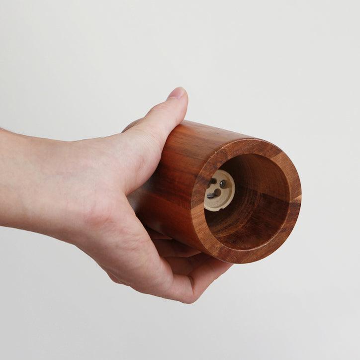 Grote plafondlamp voor de woonkamer met houten spots