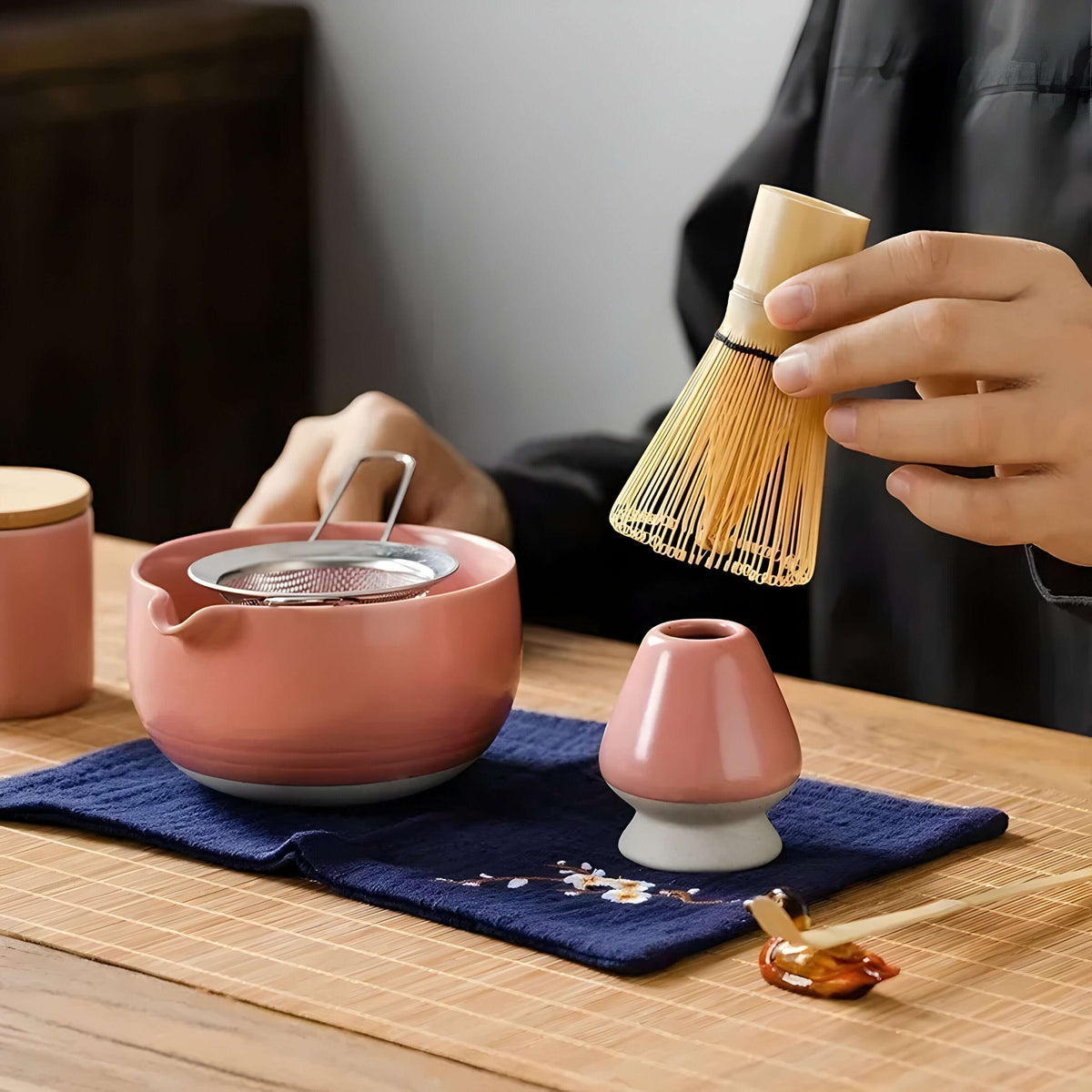 Ceramiczny ręcznie robiony zestaw do herbaty Matcha