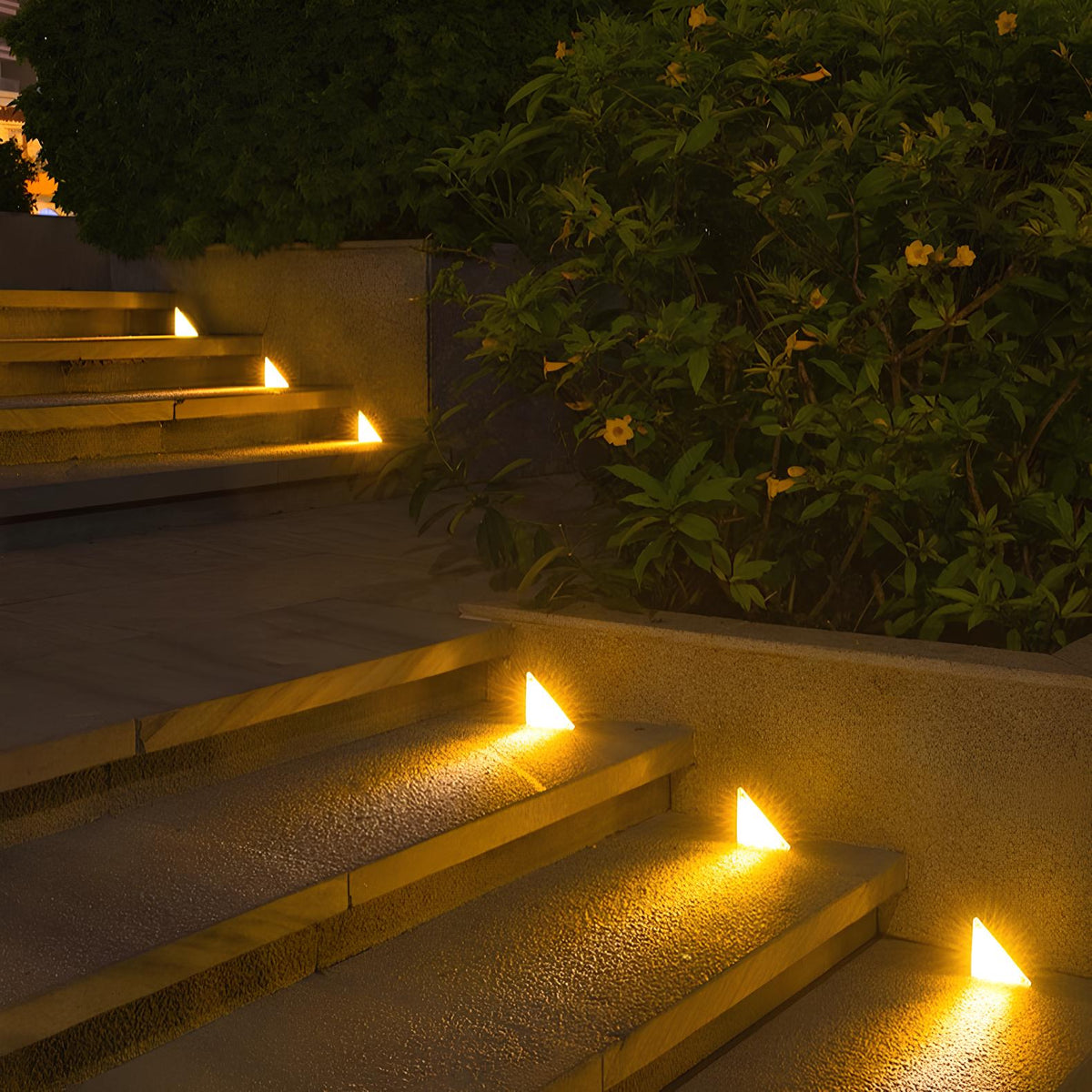 Solar-powered outdoor LED stair lighting