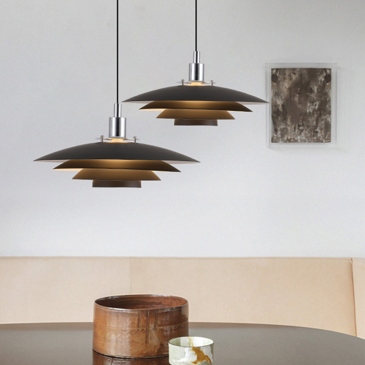 Lampa wisząca z organicznej warstwy metalu