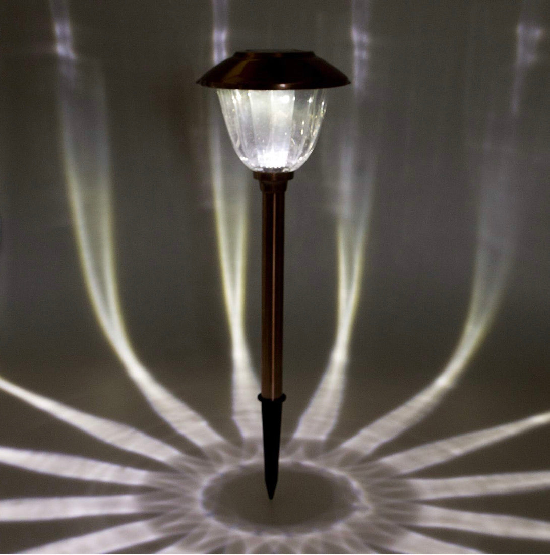 Zestaw ośmiu solarnych lamp ścieżkowych ze stali nierdzewnej