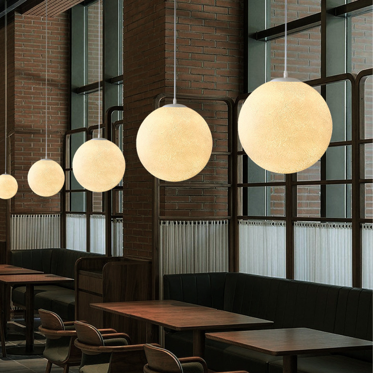 Podwieszana Lampa w Kształcie Księżycowej Kuli