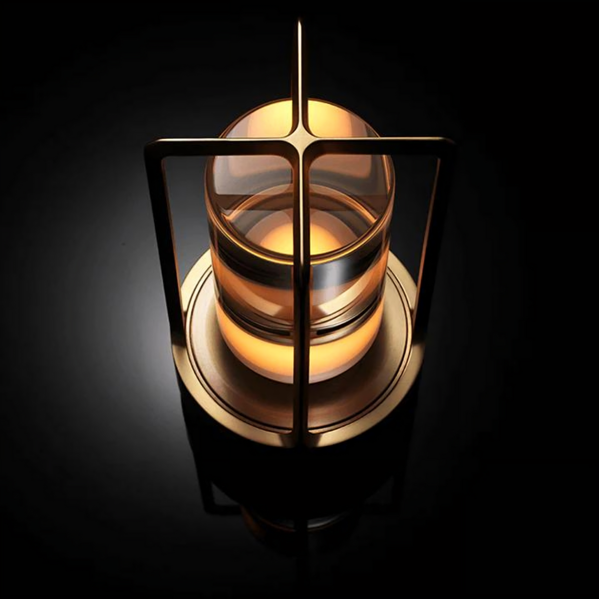 Draadloze metalen cilindrische lamp met kristal