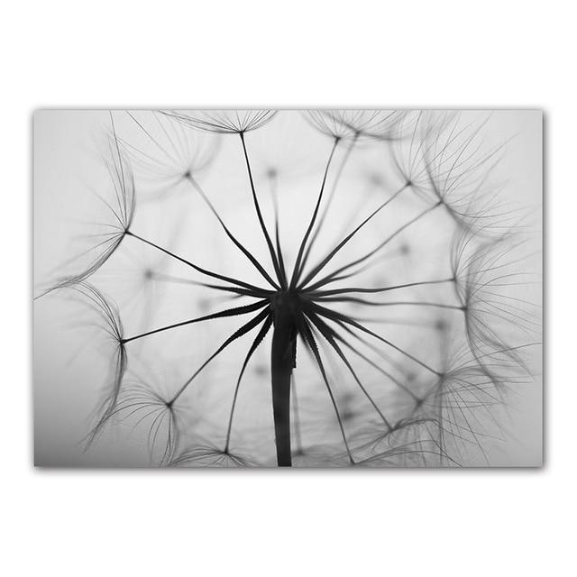 Moderne wanddecoratie met een paardenbloemmotief