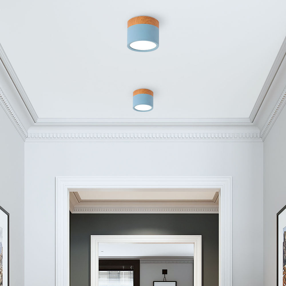 Nowoczesna lampa sufitowa z drewnianym akcentem 36