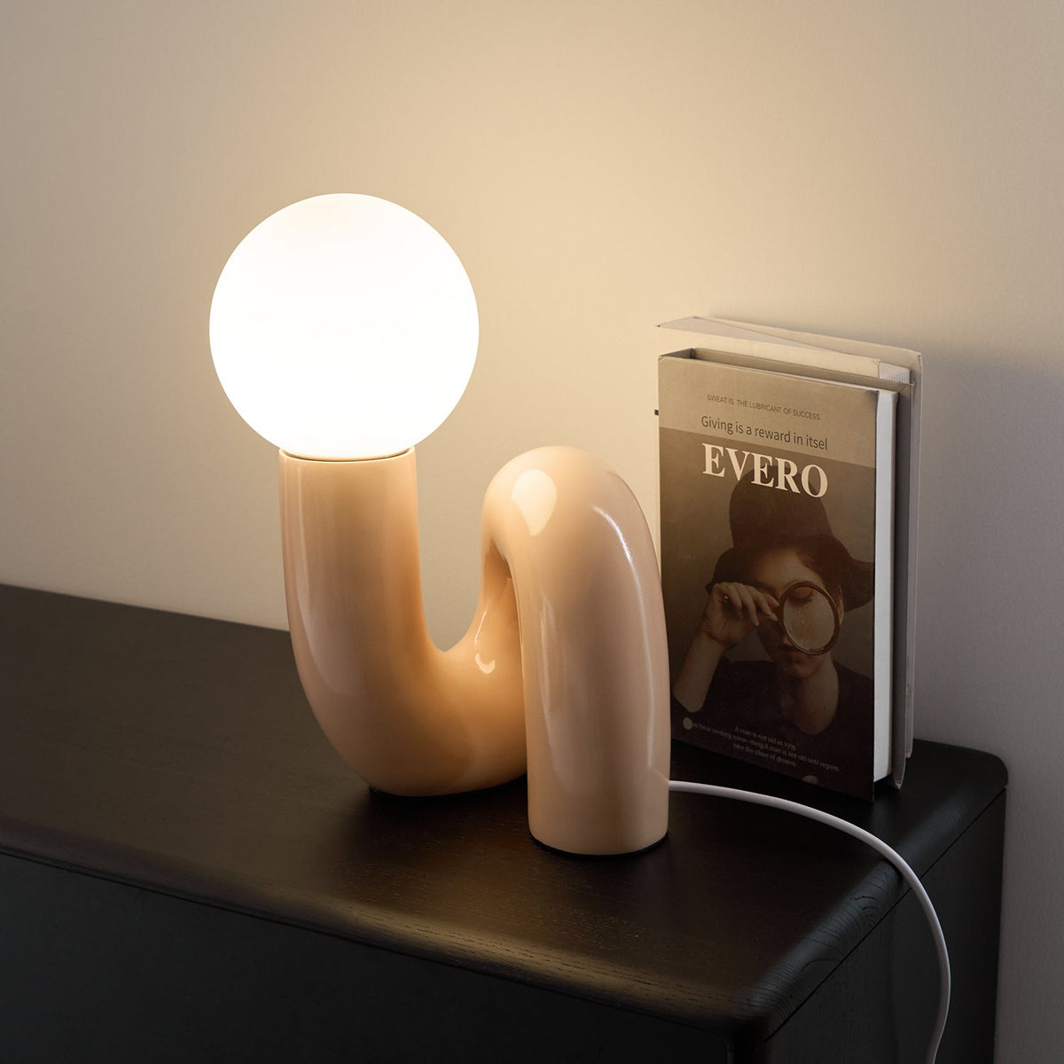Nowoczesna Lampa Stołowa LED z Regulacją Jasności 8