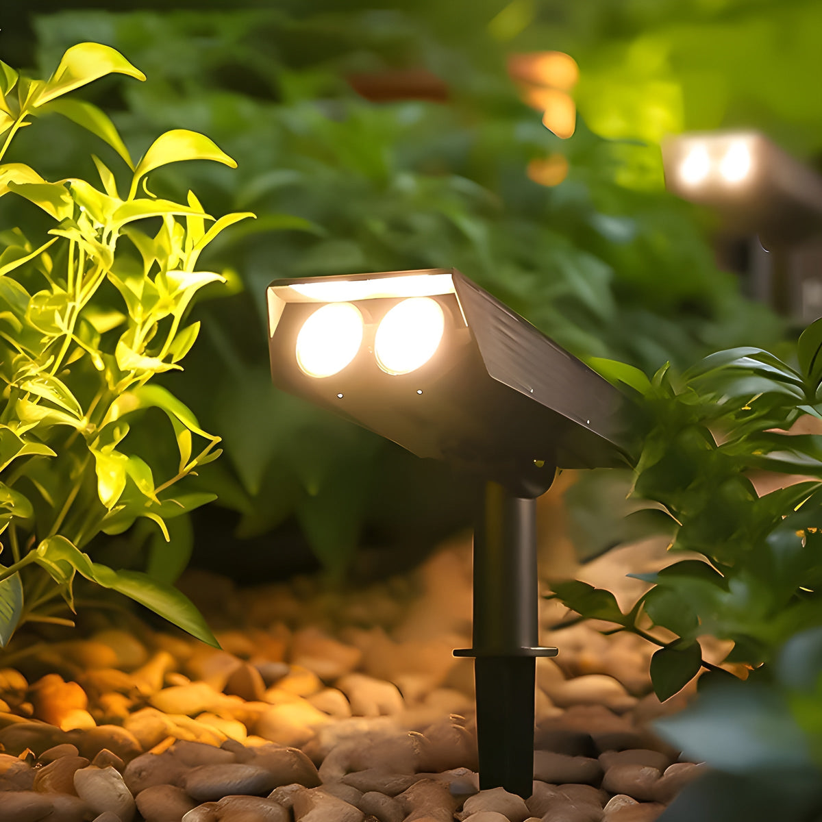 Solarny punktowy reflektor LED wielokolorowy do oświetlenia zewnętrznego